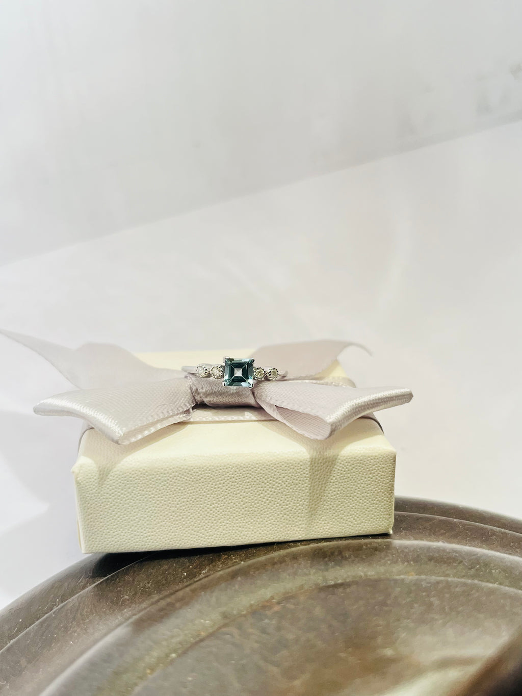 Anello oro 18 carati con acquamarina e diamanti
